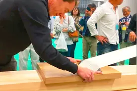 没有最薄只有更薄，日本木工展会上的展示，这木刨也够大的视频封面