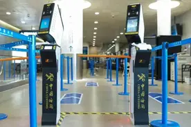 入境旅客通关只需55分钟！浦东机场海关添“神器”图片