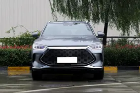 一箱油能跑1200KM，能上绿牌，车长4米7，带你看比亚迪宋PLUS DM-i图片