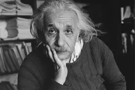 时间是人类的幻觉？为什么爱因斯坦认为，时间并不存在图片