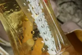 11月给花浇点自制“杀虫水”，虫子死光光，花草好过冬图片