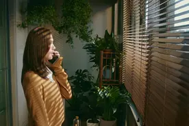 “都是乡下亲戚，想见见世面”凤凰男大方待客7天花5万，毁了婚姻图片