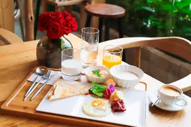 早上起床后，宁愿饿肚子，也尽量要少碰3类早餐，建议早了解图片