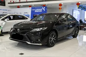 2021款凯美瑞上市，配置更加丰富，车机系统有了很大升级图片