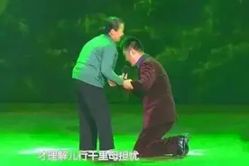 刘和刚为72岁母亲庆生，儿孙绕膝画面劲温馨，女儿遗传妈妈美貌图片