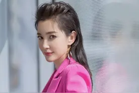 自称“演艺圈莲花”的李冰冰，为何不靠男贵人，也能走红？图片