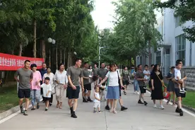 军属进军营，这个周末暖心、更温馨图片