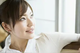 中年女人，最难抵抗男人对她的三个举动图片