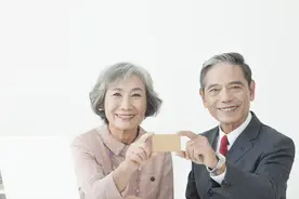 57岁大妈哭诉：和66岁男人再婚3个月就怕了，多一天都没法过图片