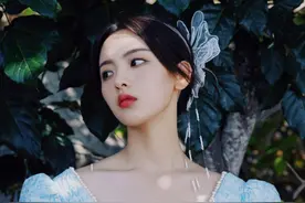 杨超越被曝恋情，工作室发文回应后，杨超越本人发文硬刚太圈粉图片