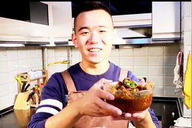 香菇炖鸡这样做，满屋飘香鸡肉烂，简单易学又营养，看一遍就学会