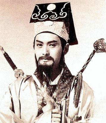 揭开东华帝君真面目：正妻是王母，没娶凤九，化身调戏花仙子