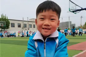 开封7岁萌娃酷炫花式跳绳走红网络，没想到整个学校的娃都会跳图片