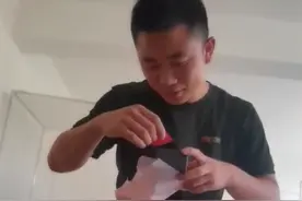 陕西一老婆把验孕棒当结婚纪念日礼物送老公，老公打开后泣不成声图片