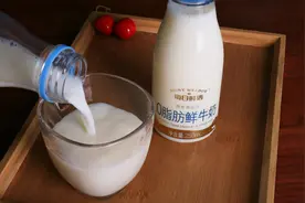牛奶越贵越好吗？牢记3个信息，才是真正纯牛奶，营养高，口感好图片