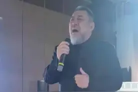 关公陆树铭落魄走穴，被嘲混吃混喝不如于荣光，唱一首歌赚3万？图片