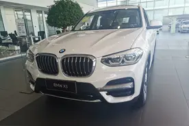 80后大叔提宝马X3 28i豪华版，空间不算大，开起来真舒服图片