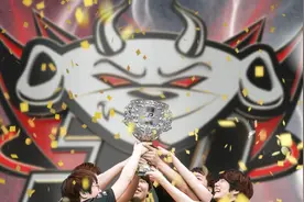 夏季赛选手定妆照，为何都用这个手势？网友：纪念乌兹图片