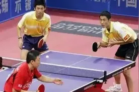 马琳救球爆摔，王励勤跪地拉球…两人双打碰面更猛！-乒乓国球汇图片