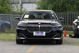 开完宝马740Li，再换到奔驰S级上，车主：开起来差距很明显图片