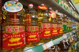 “油茅”金龙鱼去年赚60亿，高管人均薪酬475万，分红有点抠图片