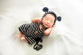 【呱呱教·88】【解密】新生儿宝宝的“神奇”现象图片