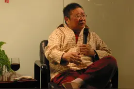 香港怪才倪匡的人生经历太传奇，连电影都不敢这么拍图片