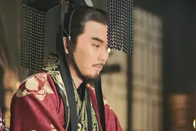 三国人物 | 读完曹丕称帝全过程，我对他就一个字：大写的“服”图片