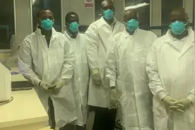 月薪不足300元！收入低、风险高，津巴布韦抗疫一线护士罢工图片