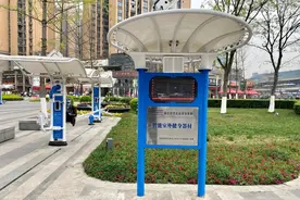 智能健身器材现身成都街头 快来“樱花乐园”锻炼打卡图片