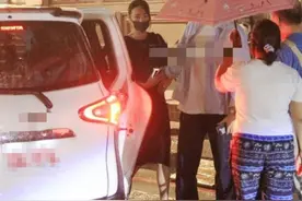 杨祐宁官宣胎儿性别：是女孩！与女友首被拍同框，温柔牵手秀恩爱图片