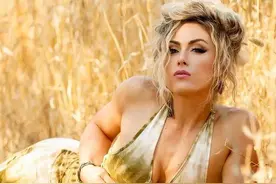 38岁美国“最美健身女神”性感照片曝光：长腿？不，她没有图片