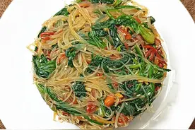 教你菠菜爽口解腻的做法，几分钟上桌，营养好吃做一大盘不够吃图片