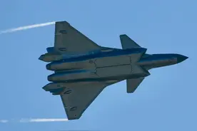 中国六代机初露峥嵘？可能采用双发无尾翼布局，配备激光炮图片