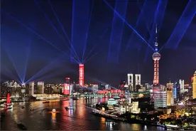 刷屏朋友圈的黄浦江光影秀，原来出自这双“光影魔术手”图片