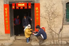 我回老家过大年的故事之二：外孙回家过年的喜悦图片