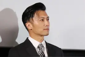 谢霆锋久违现身，40岁依旧帅气逼人，曾捐100万给河南图片