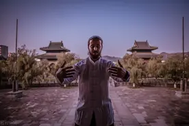 肾气不足练站桩，每天站桩10分钟，肾气充足，元气满满，好处多图片