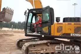 跨界出圈 秋天第一款爆红的三一SY205C挖掘机来了图片