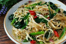 春季的菠菜这样做，营养流失少，味道还鲜嫩可口，好吃还下饭图片