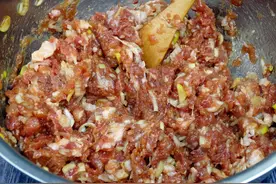 无论调啥肉馅，牢记加1水1油，忌用1料，肉馅鲜嫩多汁，越吃越香图片