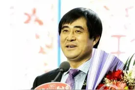 德州首富身价175亿，曾靠养鸡鸭发家，因非法套现身陷囹圄图片