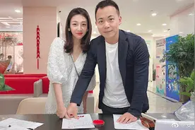 40岁金铭大方为绯闻男友送祝福！曾被撒贝宁暗恋，至今仍单身图片