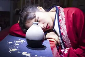 古人讲“早酒晚茶黎明色”，为何被称为“三灾”？老祖宗的忠告图片