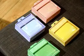 双口快充最高20W，体积如手帕纸般大小，移速小Q袖珍充电宝体验图片