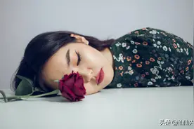 和男闺蜜旅游7天，发现怀孕被丈夫提离婚，两年后女子拒绝复婚图片