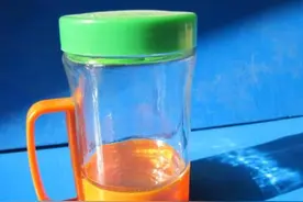 玻璃杯比塑料杯更安全？科学家：别傻了，玻璃杯的危害或许更大图片