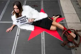 行骗41年，遭中国封杀！被脑残粉捧起来的无耻网红，原形毕露图片