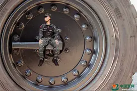 晒晒我们的创意“退伍照”：再见了，我的军旅图片