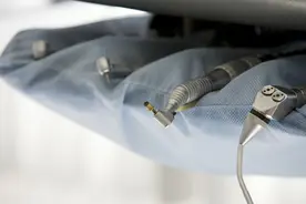 护理学专业的工资真的低吗？学历不同工资待遇不同，就业前景不错图片